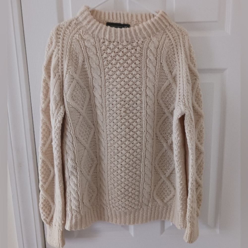 Standun Irish Fisherman's Cable Pullover Made by Spideal Co In County Galway. L.